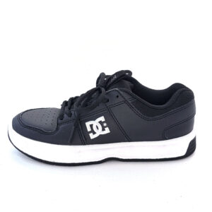 DC shoes
